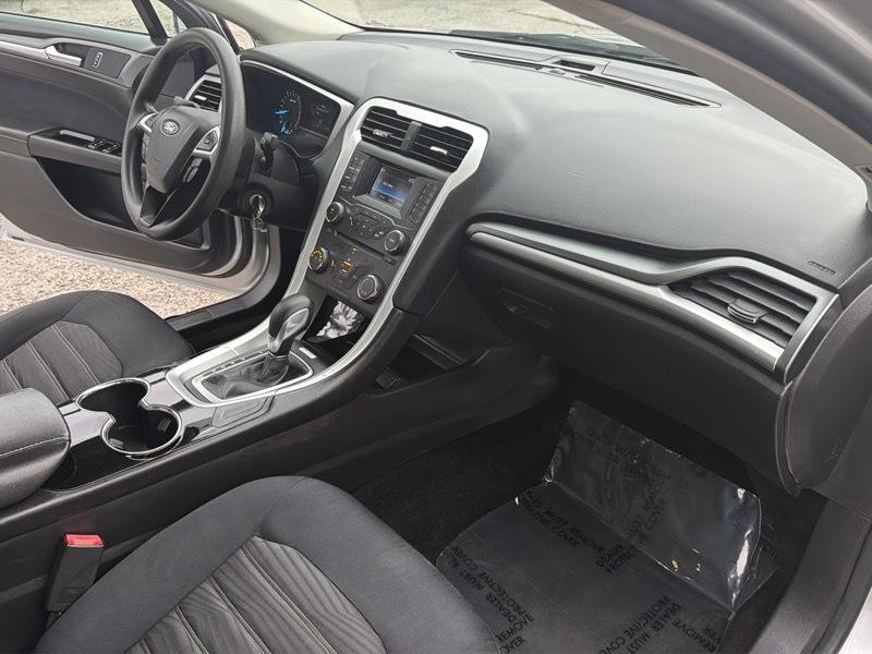 Ford Fusion SE 2016