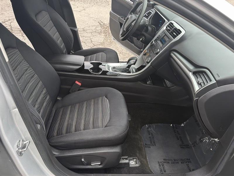 Ford Fusion SE 2016