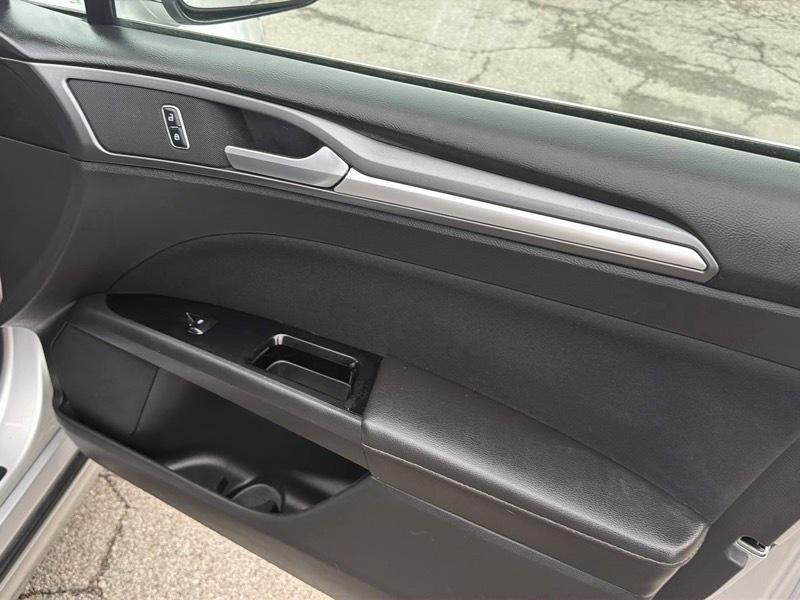 Ford Fusion SE 2016