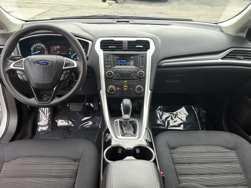 Ford Fusion SE 2016