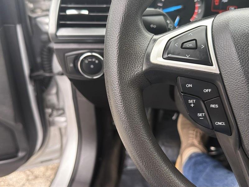 Ford Fusion SE 2016