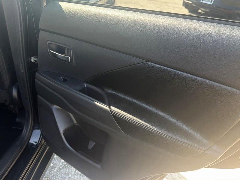 Mitsubishi Outlander SE S-AWC 2015