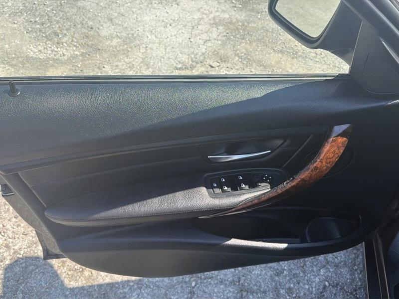 BMW 3-Series 320i Sedan 2014
