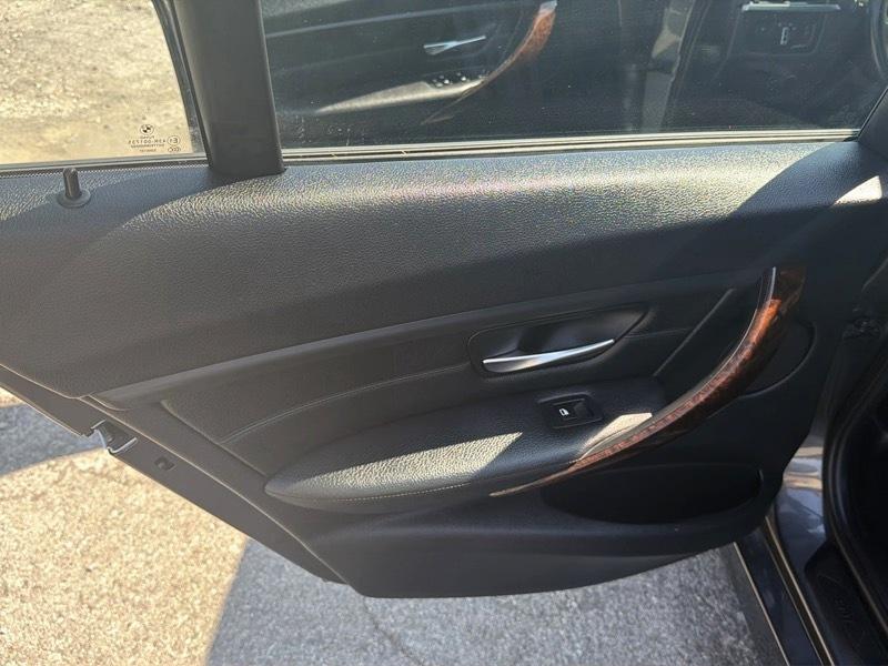 BMW 3-Series 320i Sedan 2014