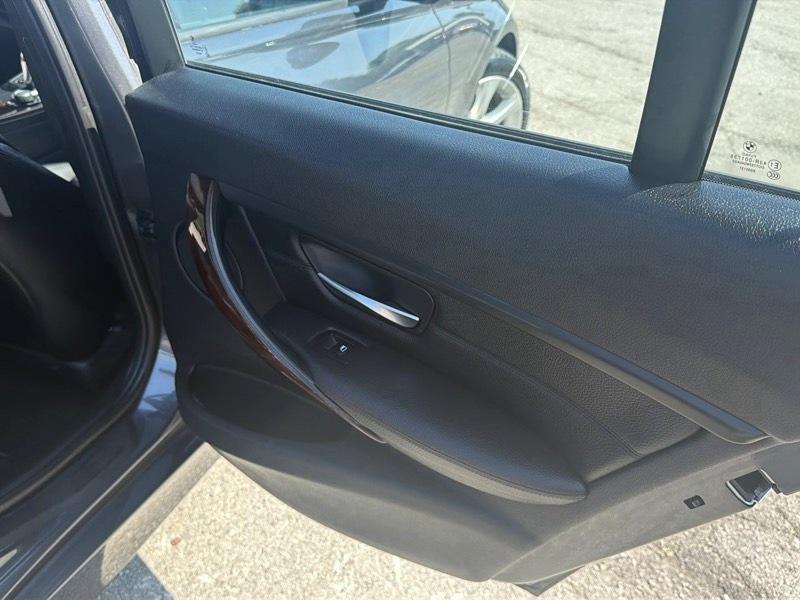 BMW 3-Series 320i Sedan 2014