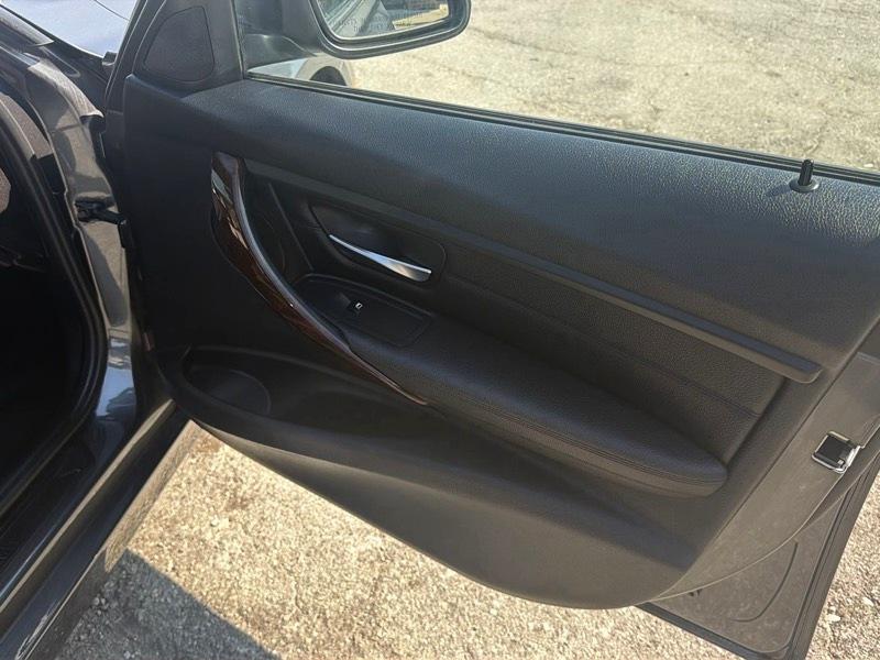 BMW 3-Series 320i Sedan 2014