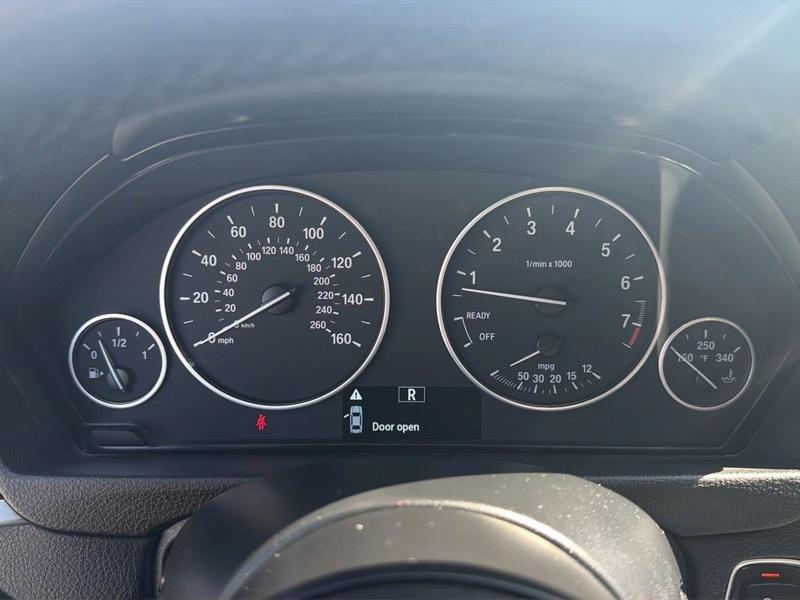 BMW 3-Series 320i Sedan 2014