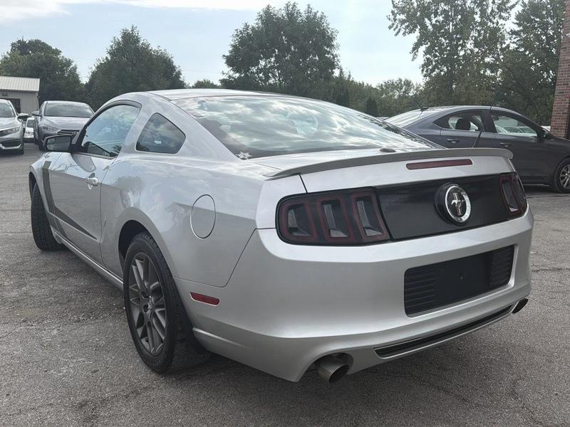 Ford Mustang V6 Coupe 2013