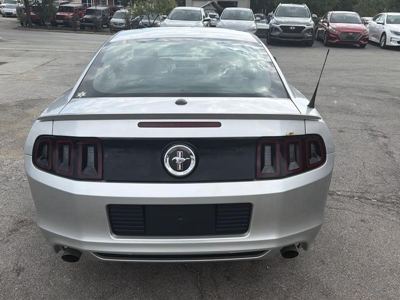 Ford Mustang V6 Coupe 2013
