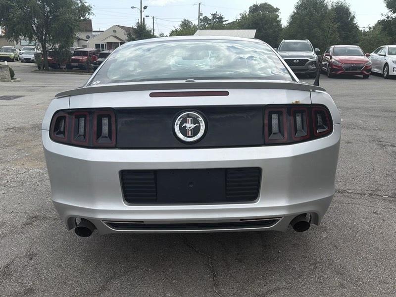 Ford Mustang V6 Coupe 2013