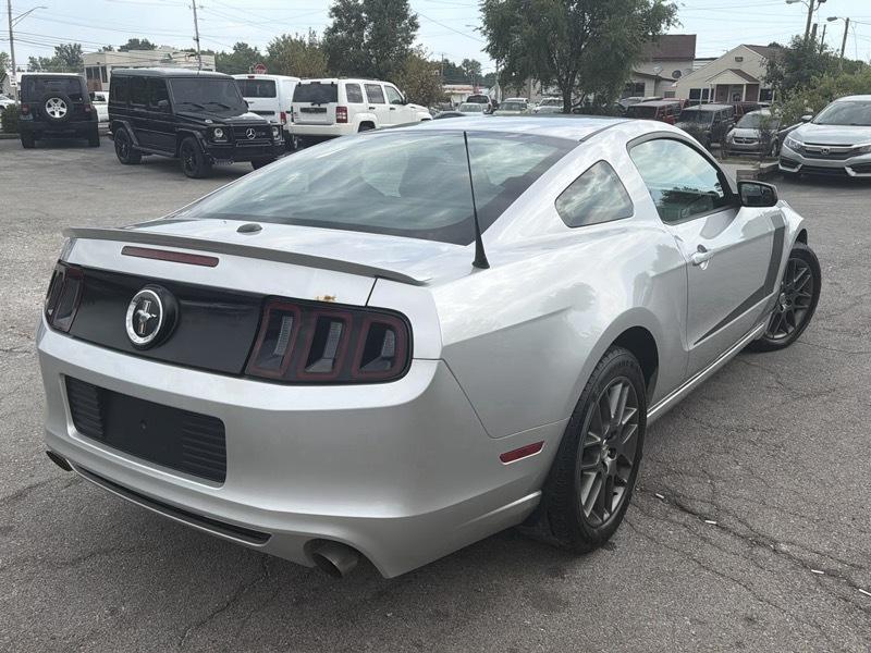 Ford Mustang V6 Coupe 2013