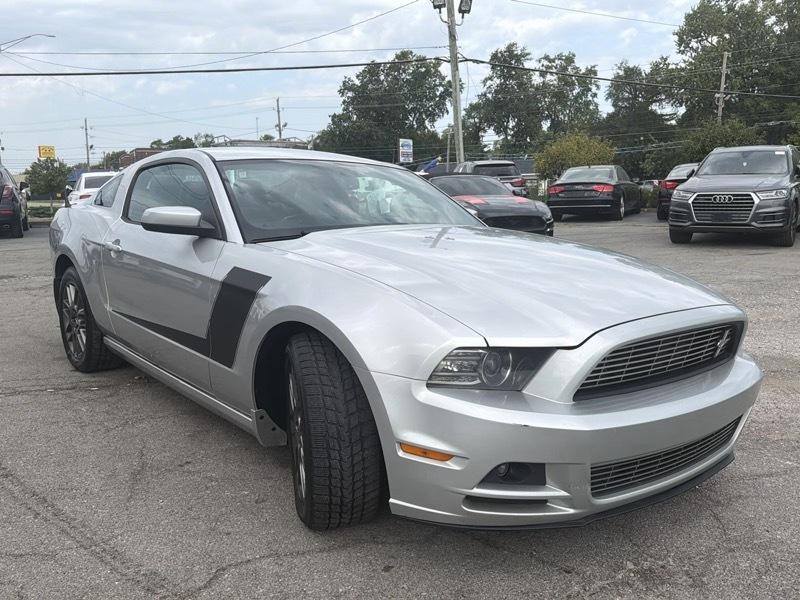 Ford Mustang V6 Coupe 2013