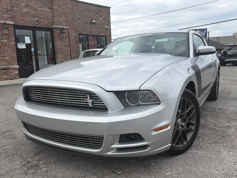 Ford Mustang V6 Coupe 2013