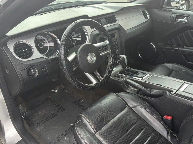 Ford Mustang V6 Coupe 2013
