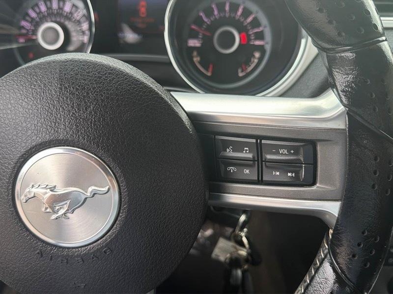 Ford Mustang V6 Coupe 2013