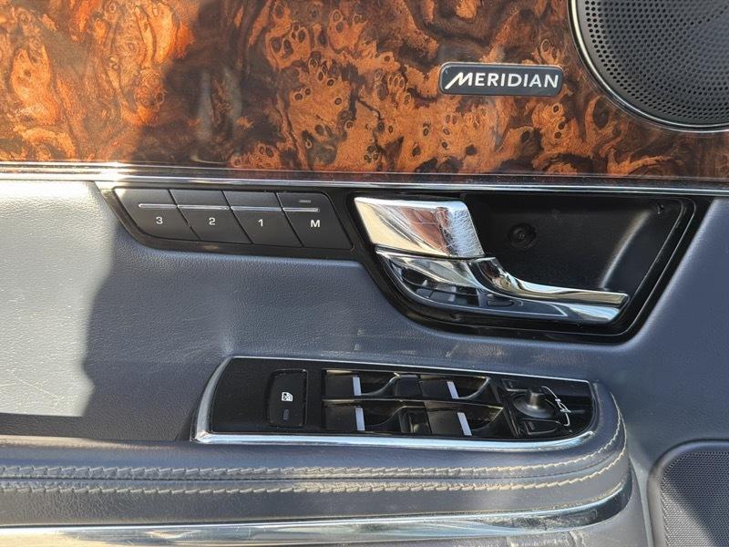 Jaguar XJ-Series XJL Portfolio 2013