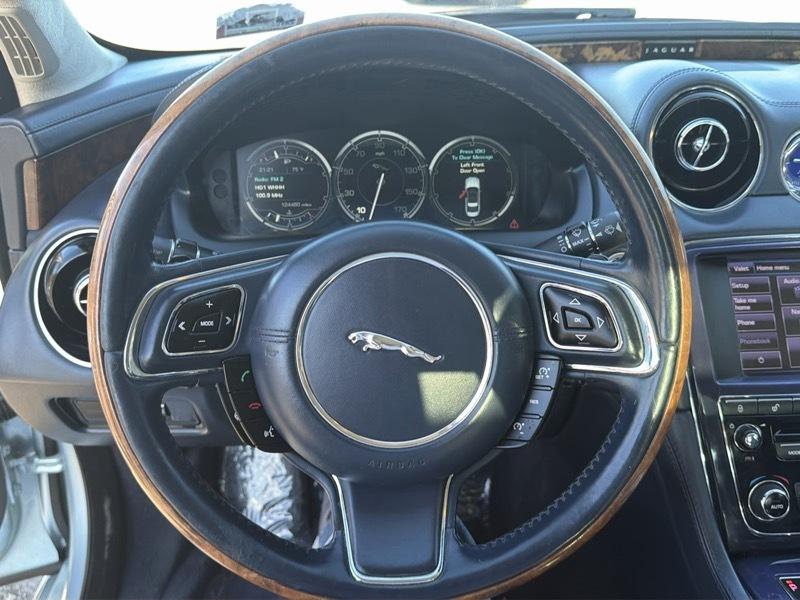 Jaguar XJ-Series XJL Portfolio 2013