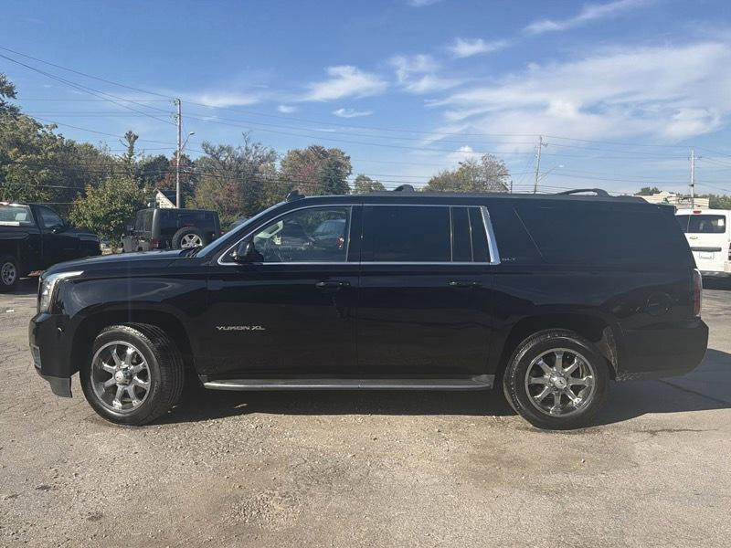 GMC Yukon XL SLT 1/2 Ton 4WD 2015