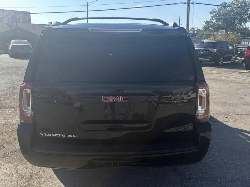 GMC Yukon XL SLT 1/2 Ton 4WD 2015
