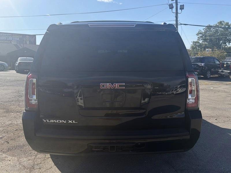 GMC Yukon XL SLT 1/2 Ton 4WD 2015