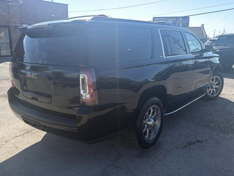 GMC Yukon XL SLT 1/2 Ton 4WD 2015