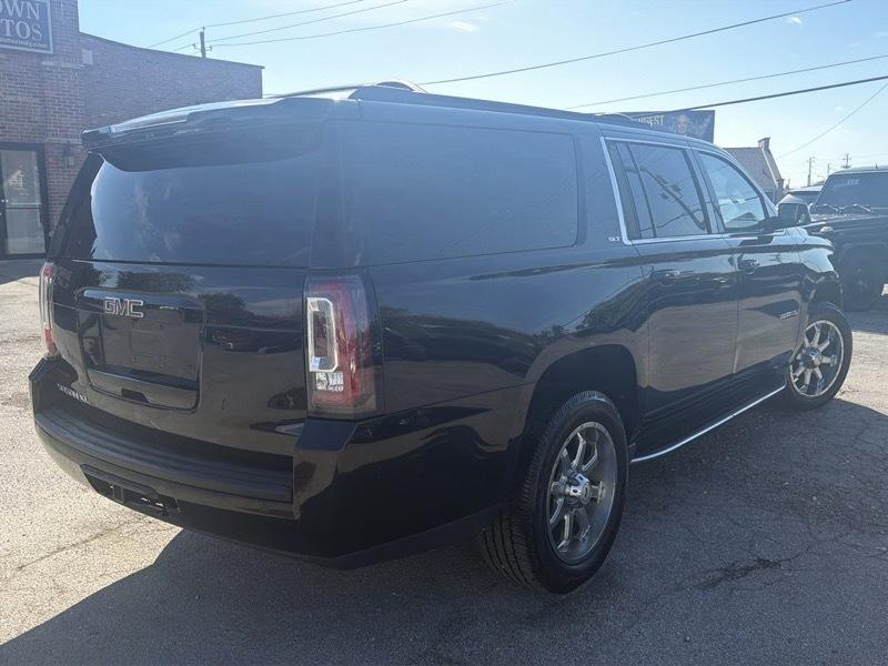 GMC Yukon XL SLT 1/2 Ton 4WD 2015