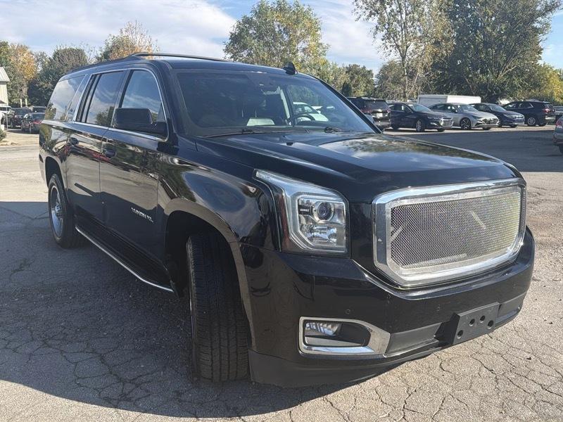 GMC Yukon XL SLT 1/2 Ton 4WD 2015