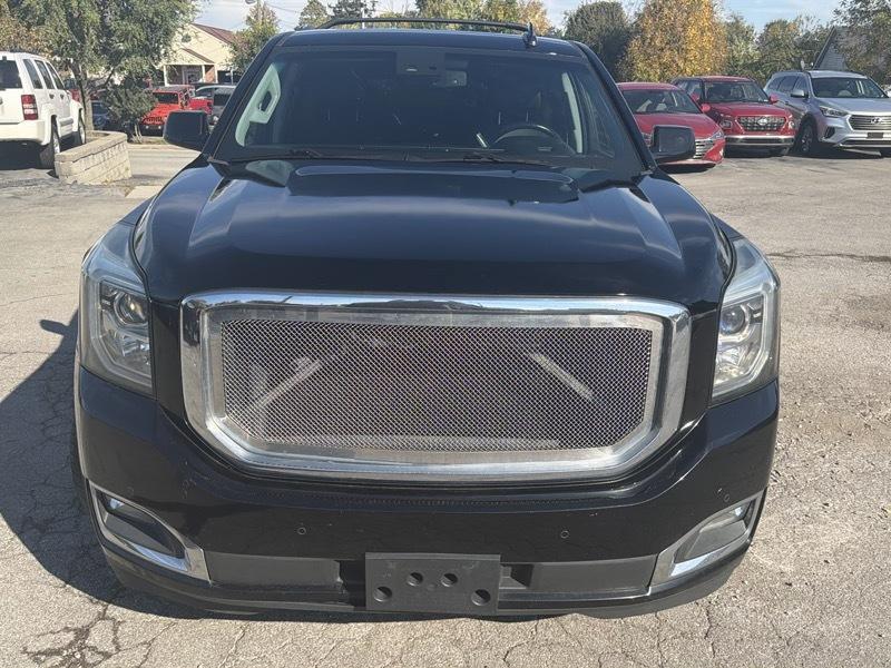 GMC Yukon XL SLT 1/2 Ton 4WD 2015