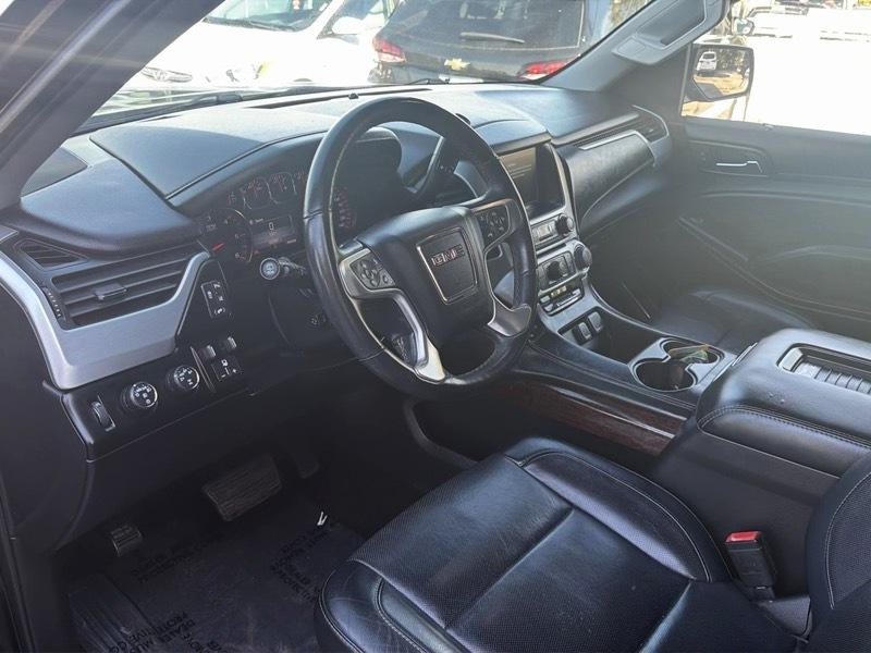 GMC Yukon XL SLT 1/2 Ton 4WD 2015