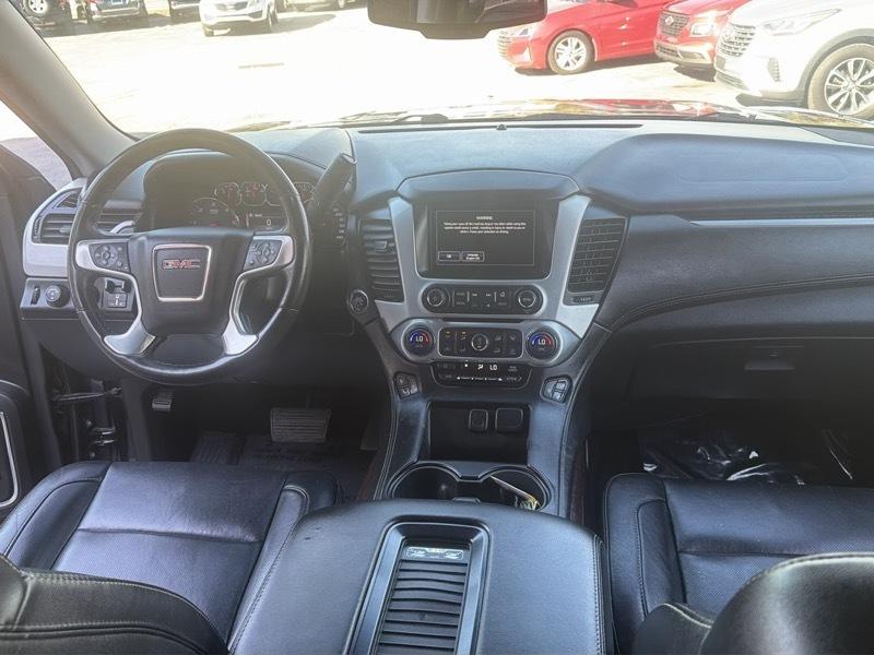 GMC Yukon XL SLT 1/2 Ton 4WD 2015