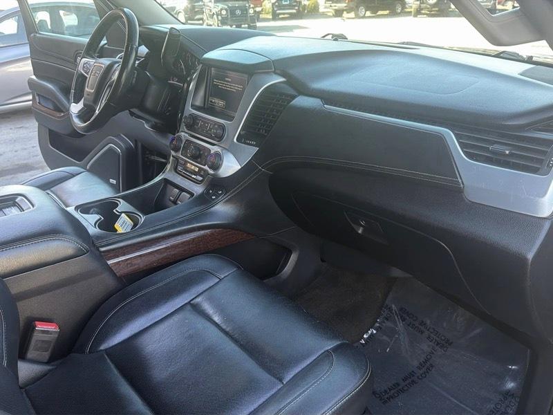 GMC Yukon XL SLT 1/2 Ton 4WD 2015