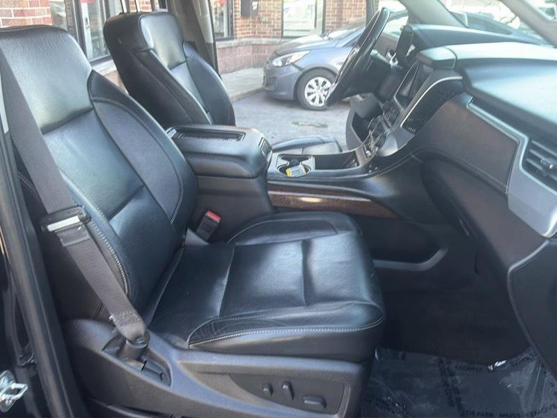 GMC Yukon XL SLT 1/2 Ton 4WD 2015