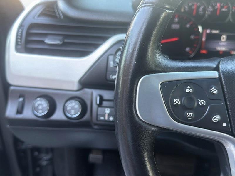 GMC Yukon XL SLT 1/2 Ton 4WD 2015