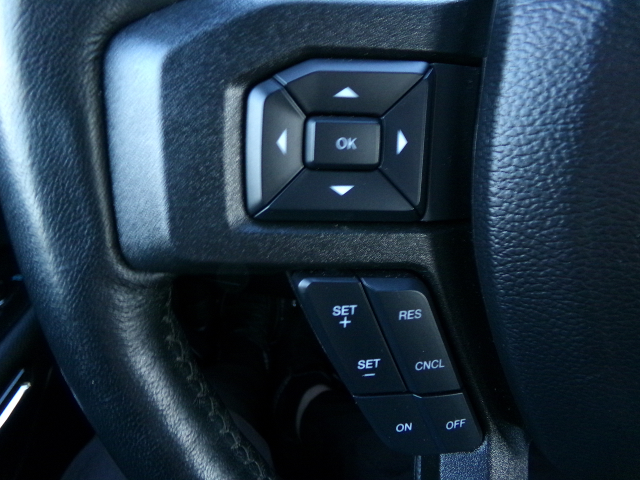 Ford Expedition XL 4WD 2021