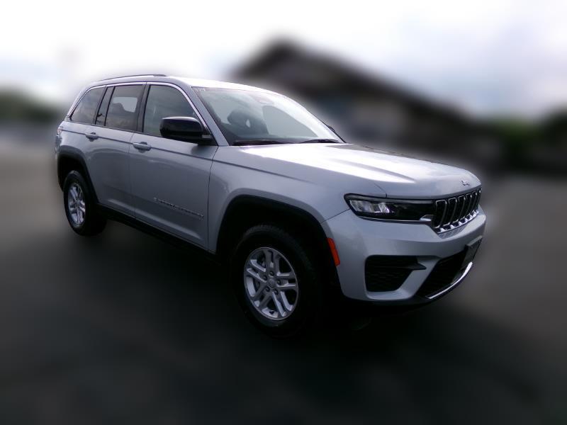 2023 Jeep Grand Cherokee Laredo 4WD