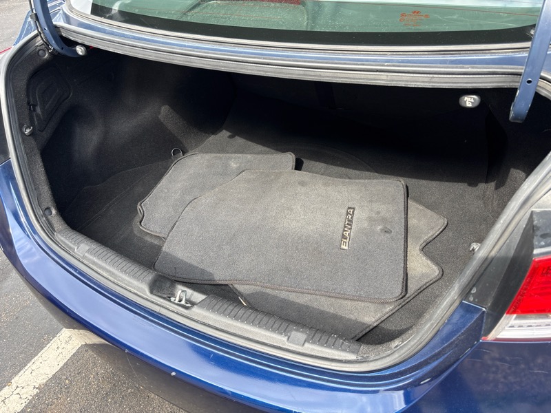 Hyundai Elantra GLS 4D Sedan 2013 Hyundai Elantra GLS 4D Sedan 2013