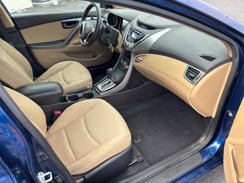 Hyundai Elantra GLS 4D Sedan 2013 Hyundai Elantra GLS 4D Sedan 2013