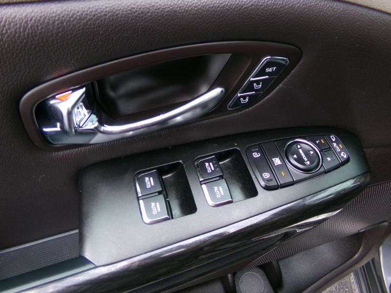 Kia Sedona SX-L FWD 2016 Kia Sedona SX-L FWD 2016