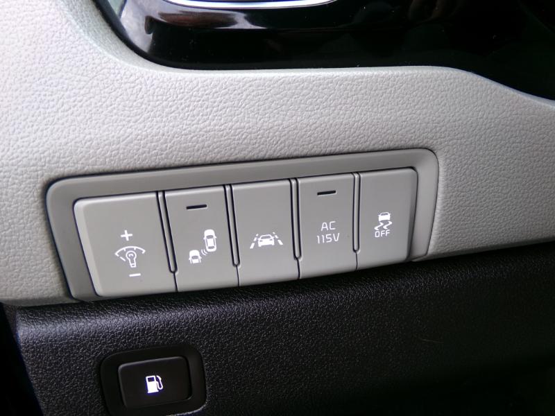 Kia Sedona SX-L FWD 2016 Kia Sedona SX-L FWD 2016