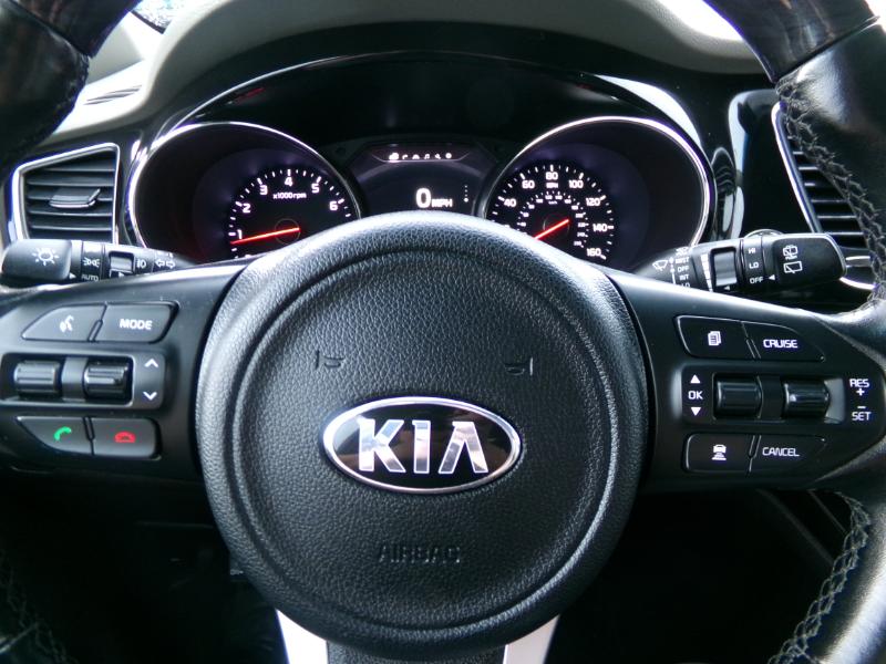 Kia Sedona SX-L FWD 2016 Kia Sedona SX-L FWD 2016