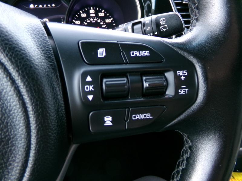 Kia Sedona SX-L FWD 2016 Kia Sedona SX-L FWD 2016