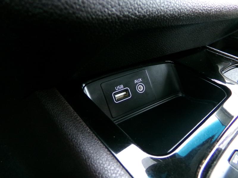 Kia Sedona SX-L FWD 2016 Kia Sedona SX-L FWD 2016