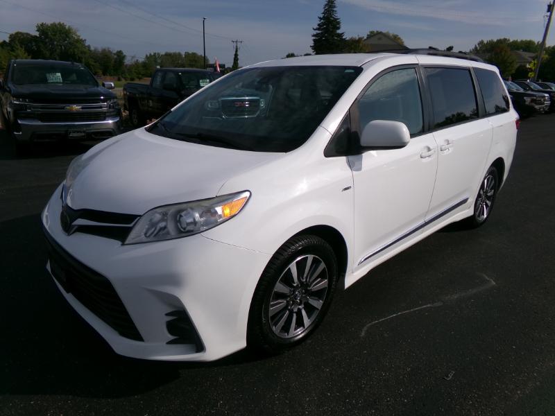 Toyota Sienna LE 7-Passenger AWD 2020 Toyota Sienna LE 7-Passenger AWD 2020