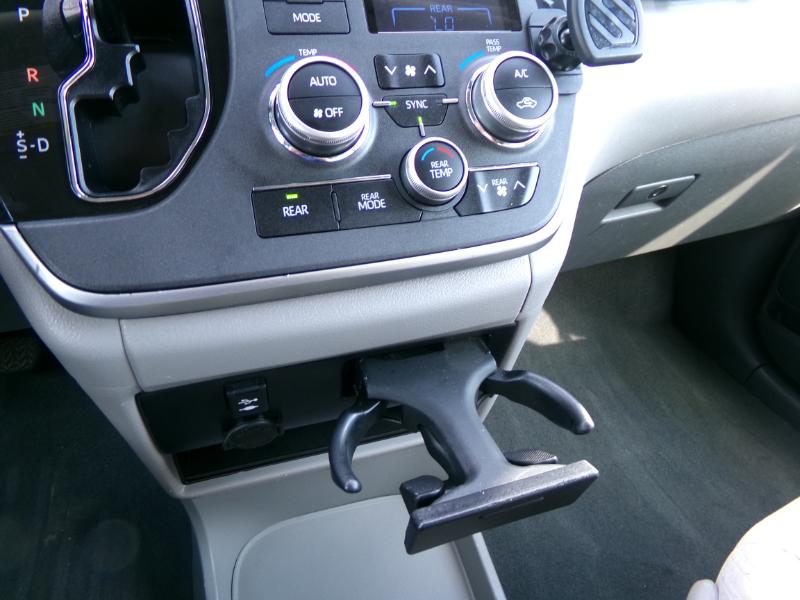 Toyota Sienna LE 7-Passenger AWD 2020 Toyota Sienna LE 7-Passenger AWD 2020