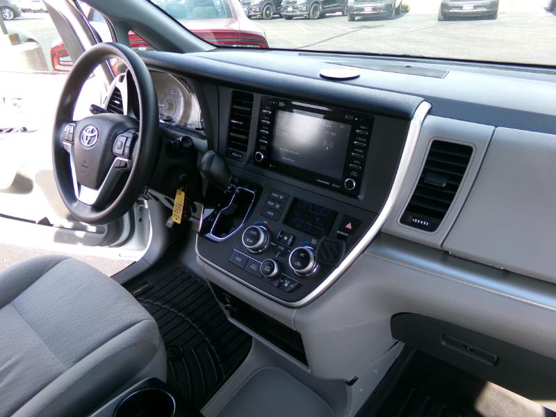 Toyota Sienna LE 7-Passenger AWD 2020 Toyota Sienna LE 7-Passenger AWD 2020