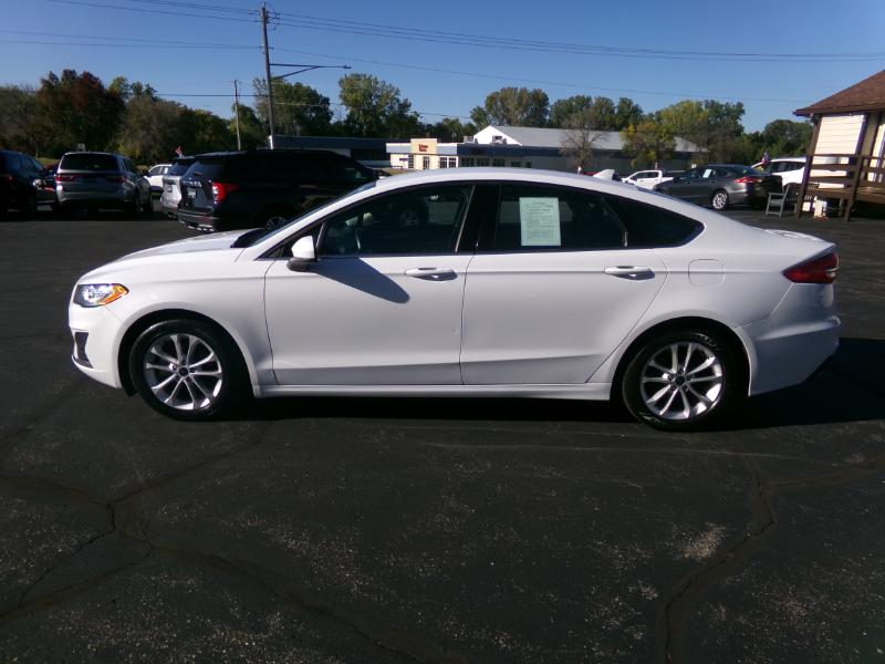 2020 Ford Fusion Hybrid SE photo 4