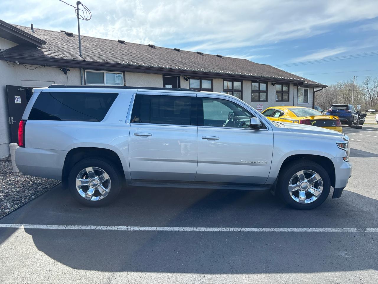 Chevrolet Suburban LT 4WD 2019