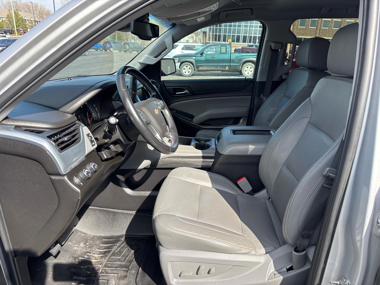 Chevrolet Suburban LT 4WD 2019