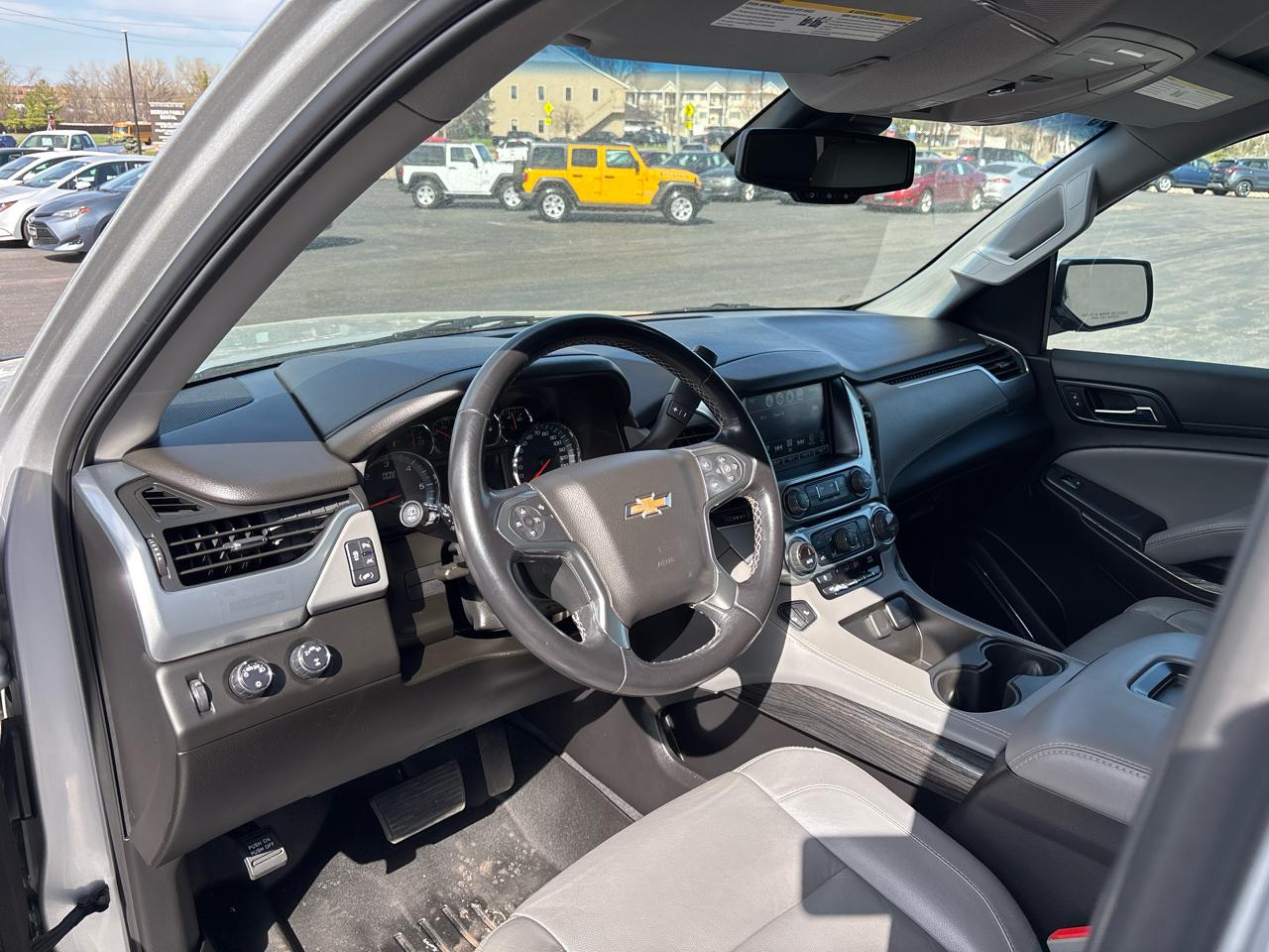 Chevrolet Suburban LT 4WD 2019