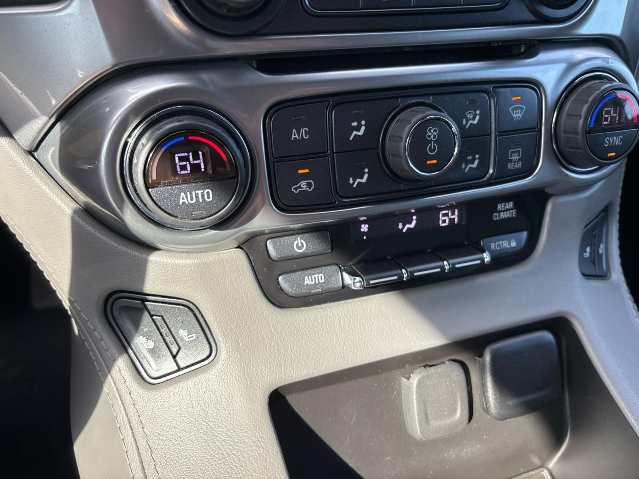 Chevrolet Suburban LT 4WD 2019